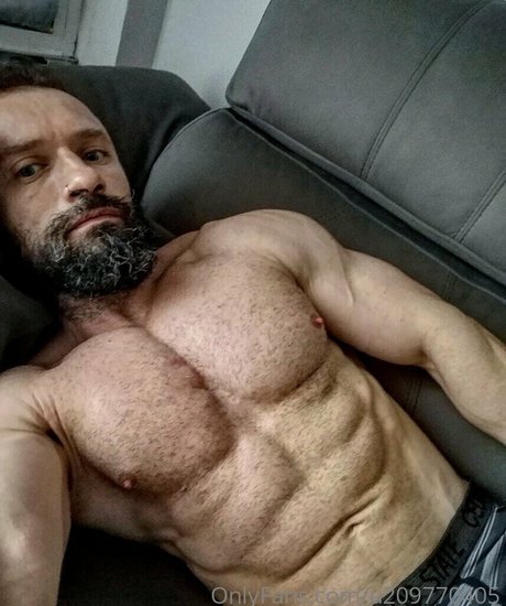 Irishbeast69 photo 6
