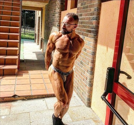 Irishbeast69 photo 11