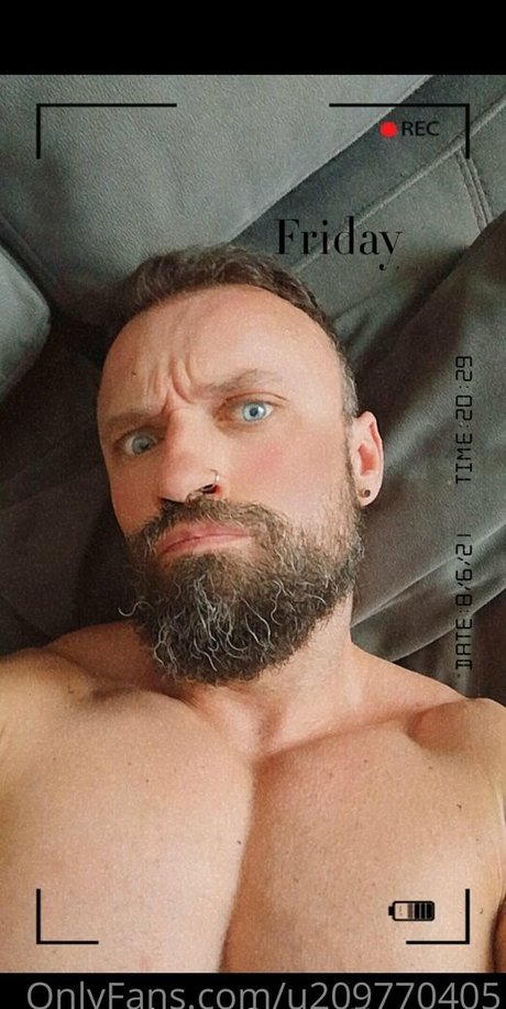 Irishbeast69 photo 14
