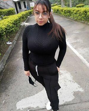 Isa Gomez photo 402