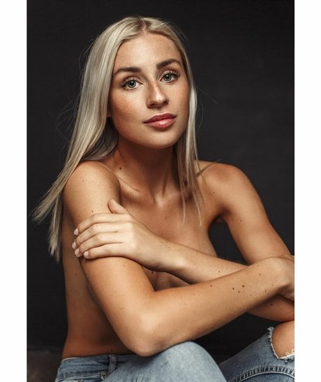 Isabel Ditlevsen photo 37