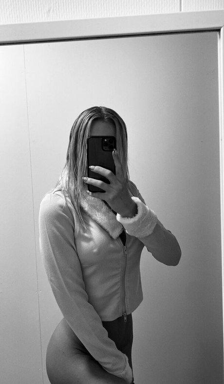 Isabel Ditlevsen photo 100