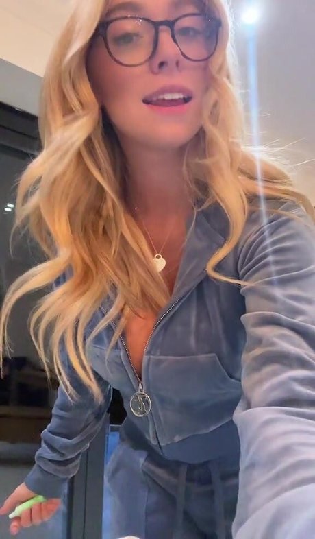 Isabella B photo 73