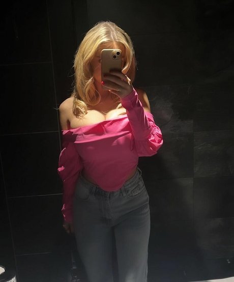 Isabella B photo 85
