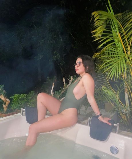 Isabella Gomez photo 28