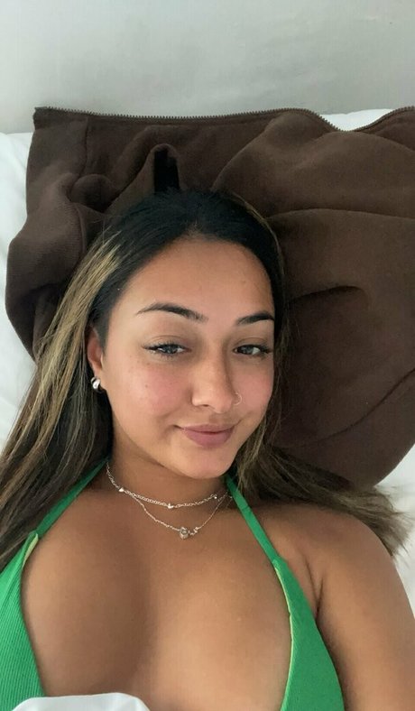 Isha Mariyah photo 9