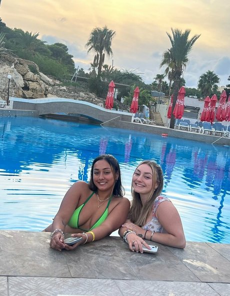 Isha Mariyah photo 25