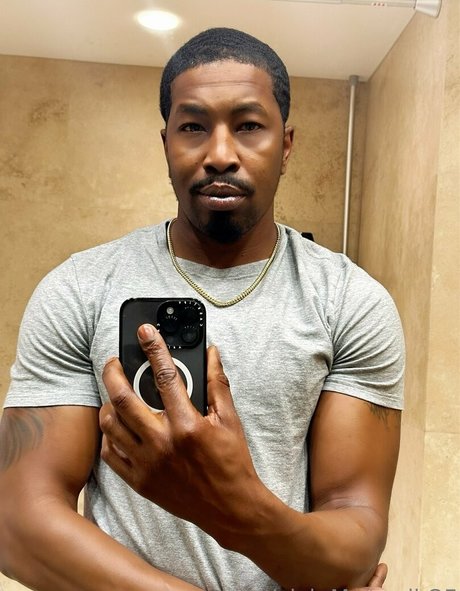 Isiahmaxwell photo 58