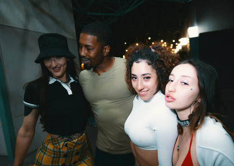 Isiahmaxwell photo 71