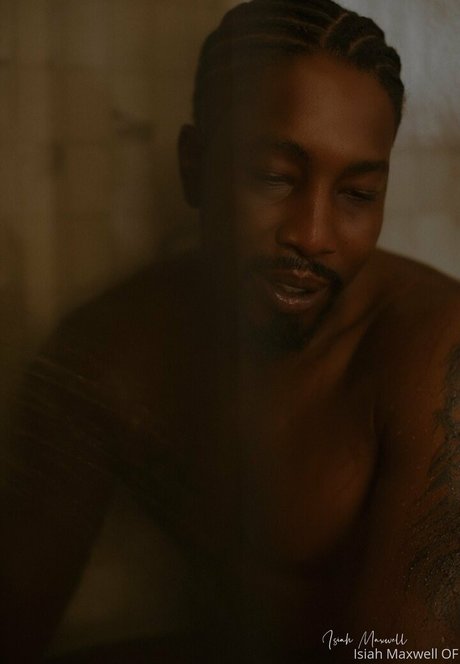 Isiahmaxwell photo 88