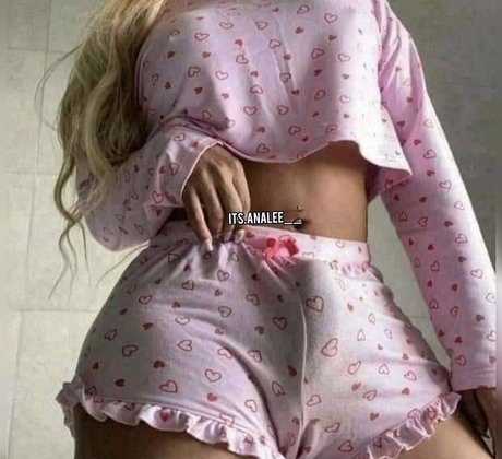 Its.analee__ photo 1
