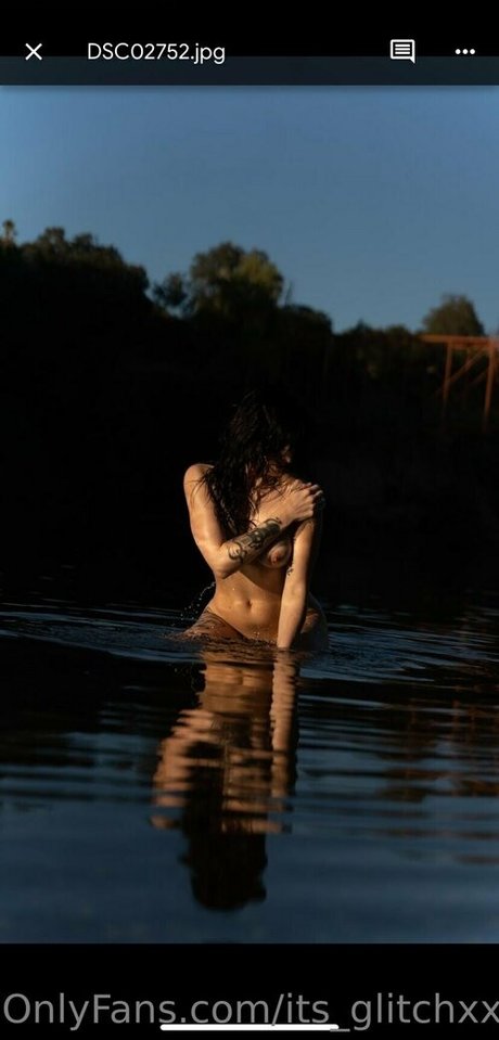 Its_glitchxx photo 16