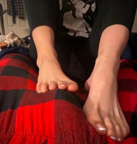 Its_julieee_ photo 3