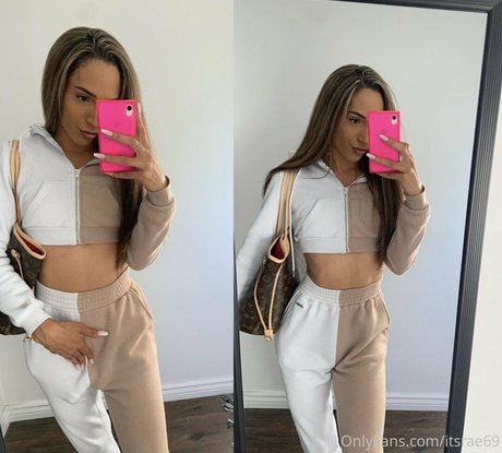 ItsRae69 photo 77