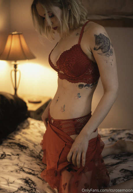 Itsrosemoon photo 25