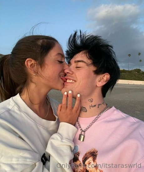 Itstaraswrld photo 94