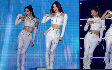 Itzy.all.in.us photo 3