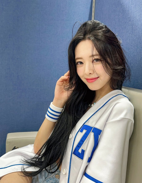 Itzy.all.in.us photo 8