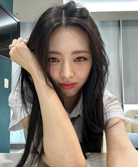 Itzy.all.in.us photo 10