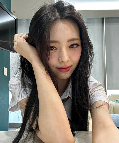 Itzy.all.in.us photo 11