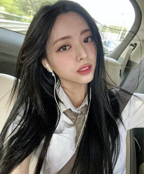 Itzy.all.in.us photo 12