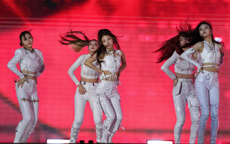 Itzy.all.in.us photo 13