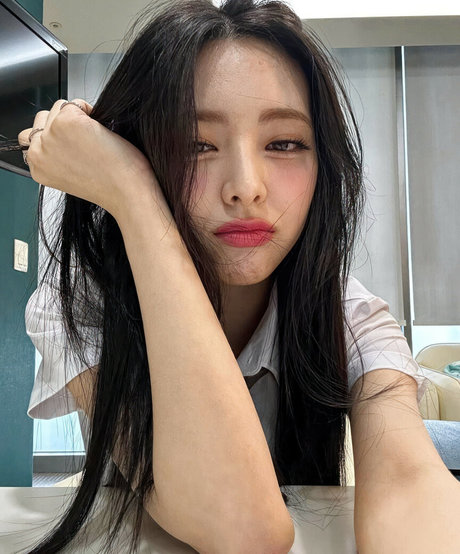 Itzy.all.in.us photo 17
