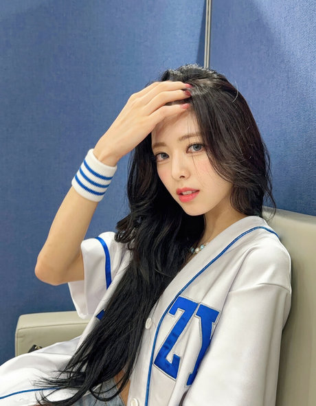 Itzy.all.in.us photo 55