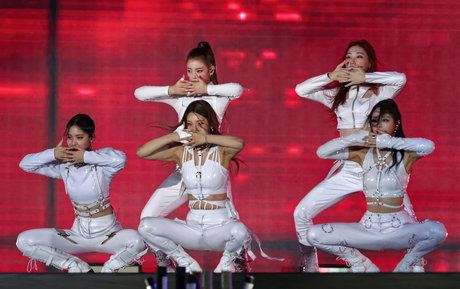 Itzy.all.in.us photo 59