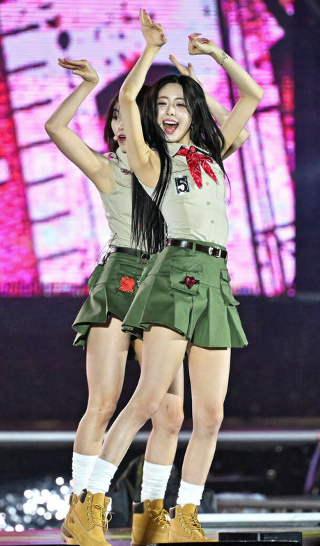 Itzy.all.in.us photo 70