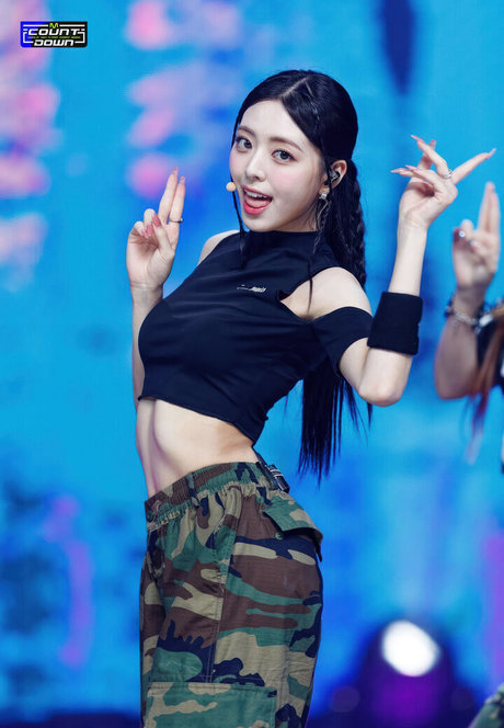 Itzy.all.in.us photo 75