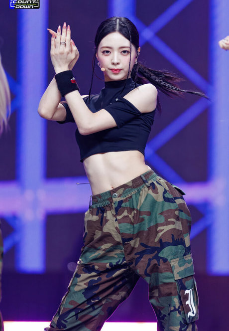 Itzy.all.in.us photo 77