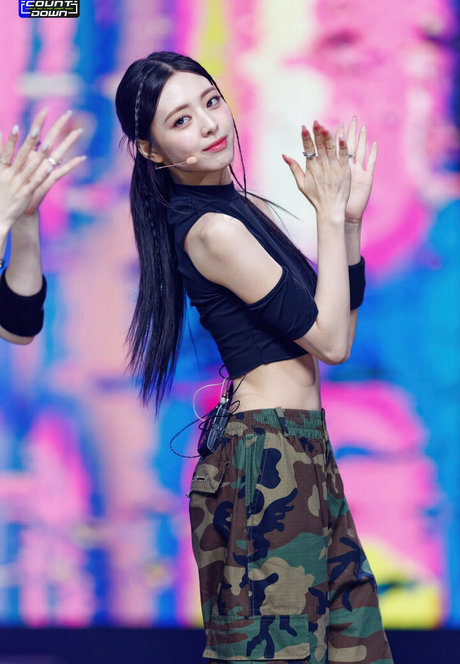 Itzy.all.in.us photo 78