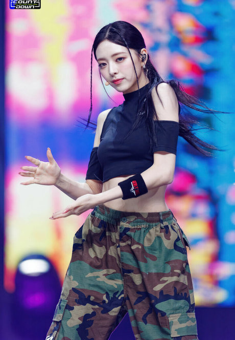 Itzy.all.in.us photo 83