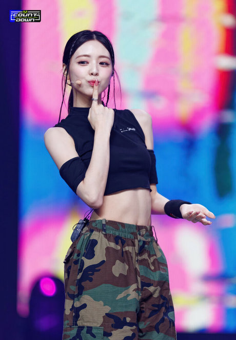 Itzy.all.in.us photo 84