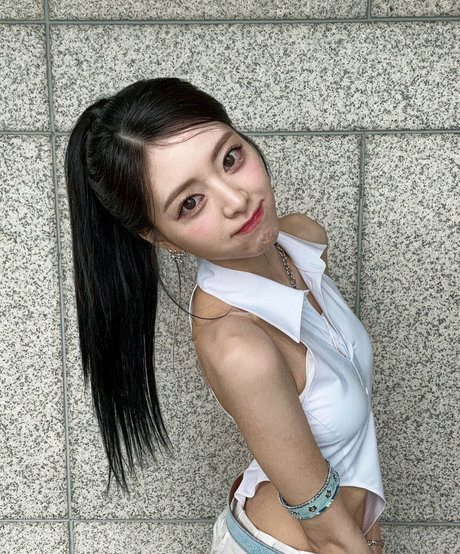 Itzy.all.in.us photo 94