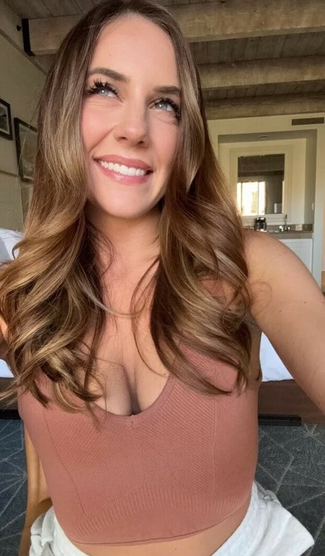 Ivy Brooks photo 13