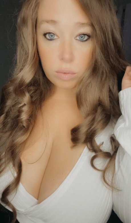 Profile photo of Ivy Mia