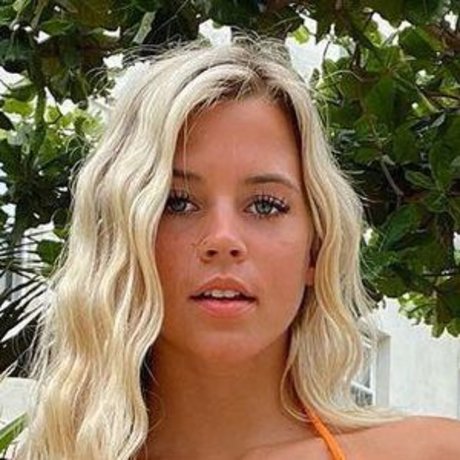 Iza Leslie photo 28
