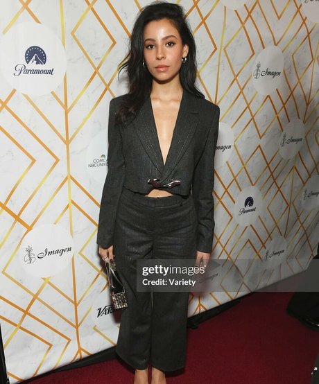 Izabella Alvarez photo 12