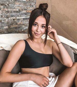Izabella Krzan photo 2