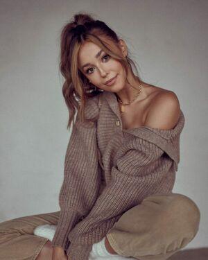 Izabella Krzan photo 33