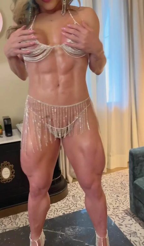 Izabelle Paula photo 28