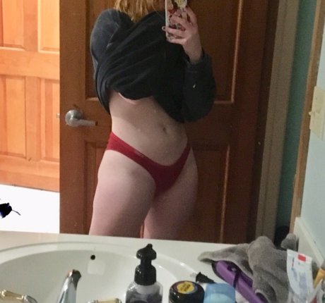 Izzyisdying photo 51