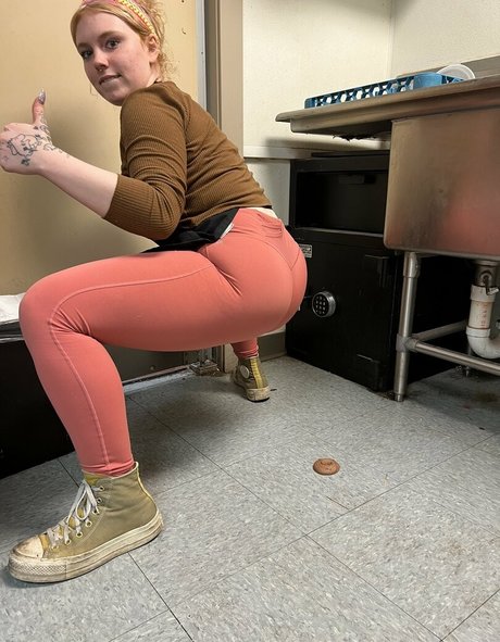 Izzyisdying photo 69