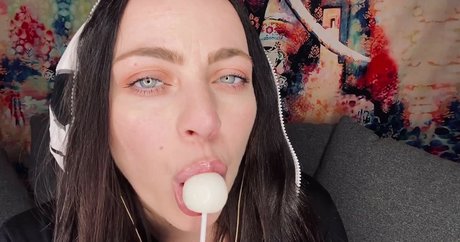 Profile photo of Jackie Does ASMR