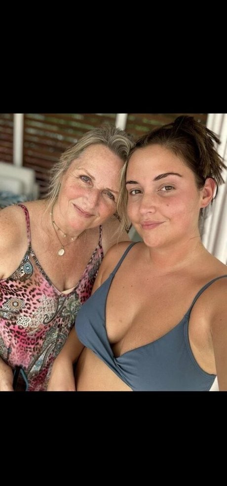 Jacqueline Jossa photo 190