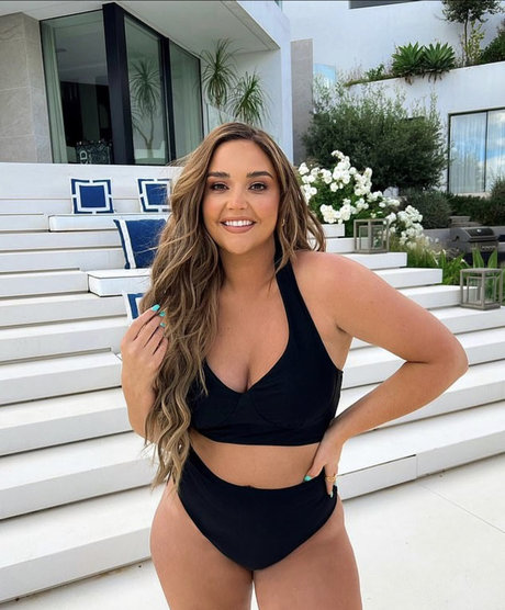 Jacqueline Jossa photo 211