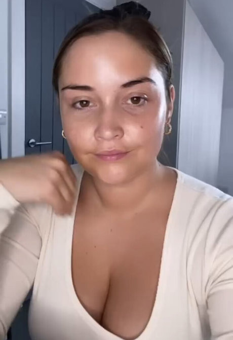 Jacqueline Jossa photo 243