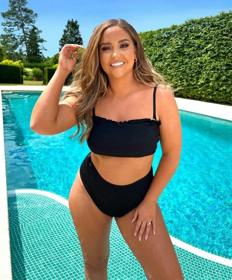 Jacqueline Jossa photo 259